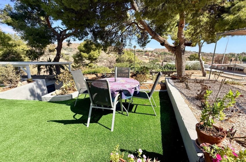 4 bedroom Villa for sale in Elche / Elx with pool garage - € 339,950 (Ref: 10171776)