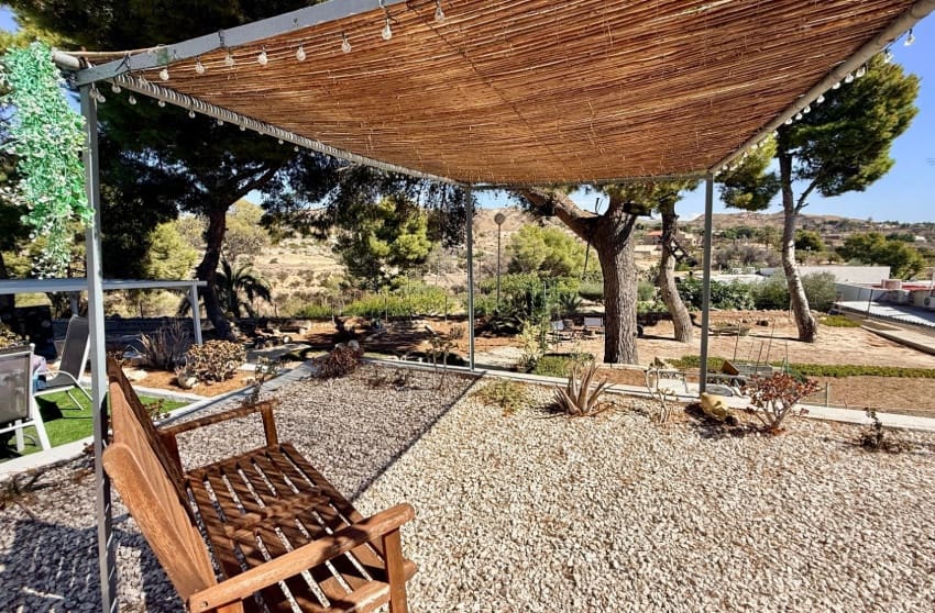 4 bedroom Villa for sale in Elche / Elx with pool garage - € 339,950 (Ref: 10171776)