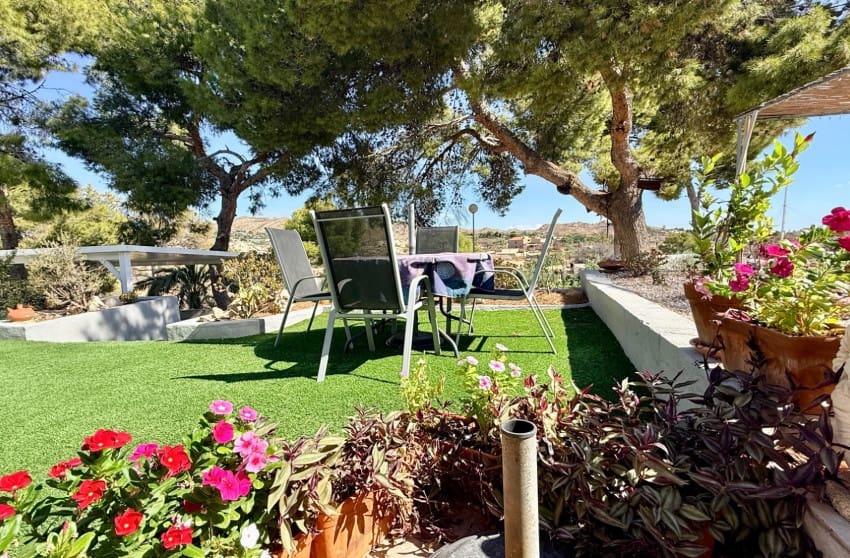 4 bedroom Villa for sale in Elche / Elx with pool garage - € 339,950 (Ref: 10171776)