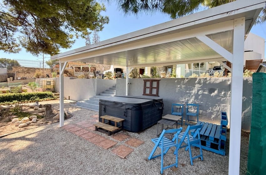 4 bedroom Villa for sale in Elche / Elx with pool garage - € 339,950 (Ref: 10171776)