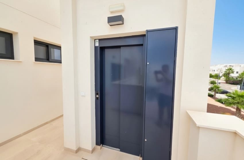 2 bedroom Penthouse for sale in Pilar de la Horadada with pool - € 364,995 (Ref: 10171777)