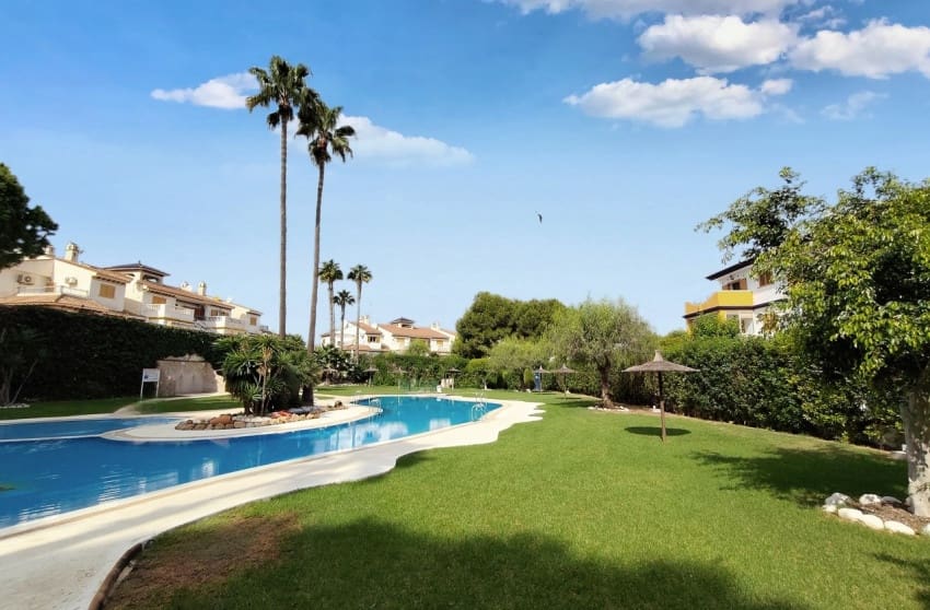 2 bedroom Penthouse for sale in Pilar de la Horadada with pool - € 199,000 (Ref: 10171778)