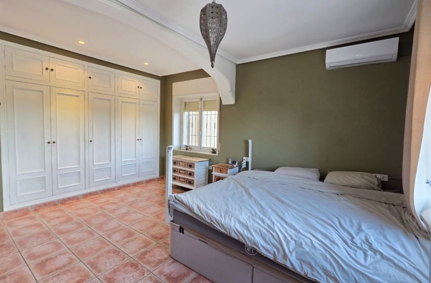 6 soveværelse Finca/Landehus til salg i Elche / Elx med swimmingpool garage - € 850.000 (Ref: 10171779)