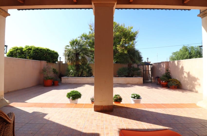 4 soverom Finca/Herregård til salgs i Albatera med garasje - € 299 950 (Ref: 10171780)
