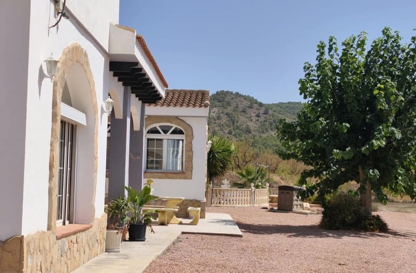 4 slaapkamer Finca/Landhuis te koop in Monovar / Monover met zwembad - € 499.950 (Ref: 10171781)