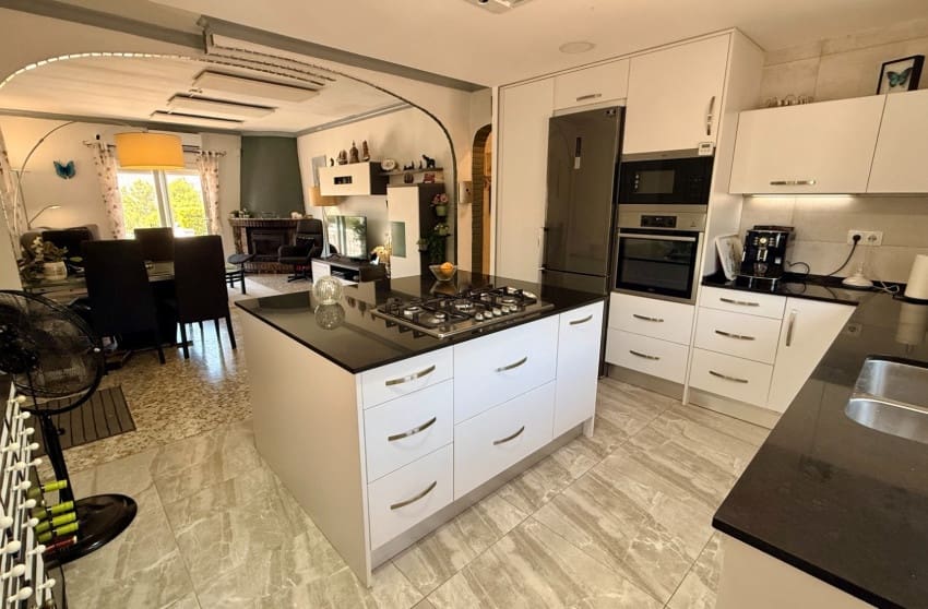 4 sypialnia Willa na sprzedaż w Hondon de los Frailes z basenem garażem - 339 950 € (Ref: 10171782)
