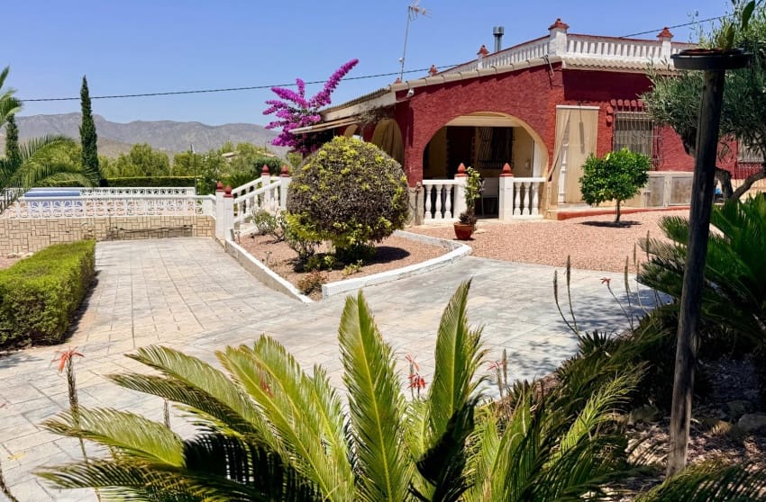 4 sypialnia Willa na sprzedaż w Hondon de los Frailes z basenem garażem - 339 950 € (Ref: 10171782)