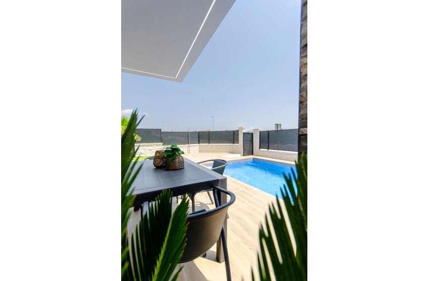 Casa de 3 habitaciones en Entre Naranjos en venta con piscina - 395.000 € (Ref: 10172948)