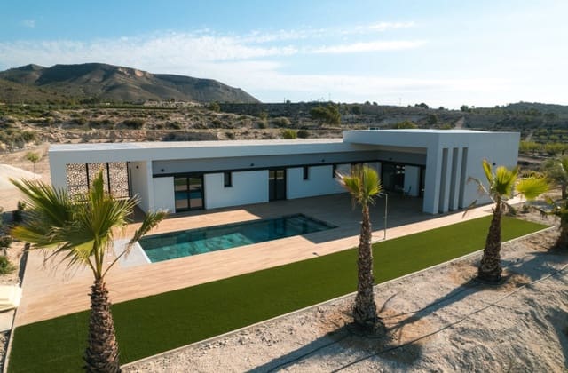 3 soveværelse Villa til salg i Pinoso med swimmingpool - € 465.000 (Ref: 10172952)