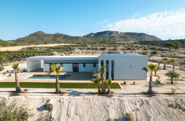 3 soveværelse Villa til salg i Pinoso med swimmingpool - € 465.000 (Ref: 10172952)