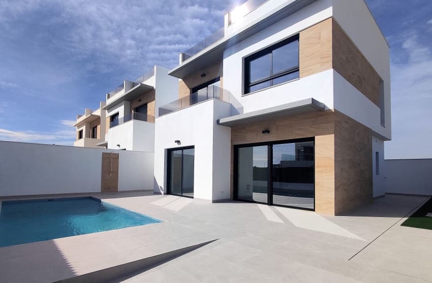 3 slaapkamer Villa te koop in Benijofar met zwembad - € 465.000 (Ref: 10172954)