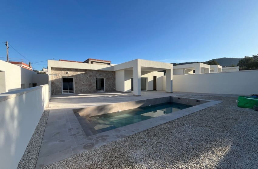3 soveværelse Rækkehus til salg i La Romana med swimmingpool - € 375.000 (Ref: 10172963)