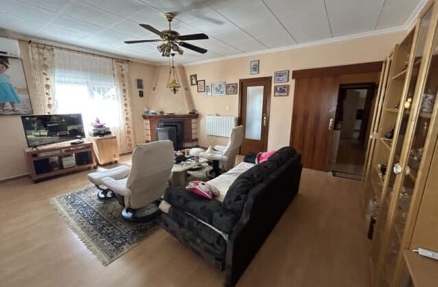 5 bedroom Apartment for sale in Albatera with pool - € 420,000 (Ref: 8617383)