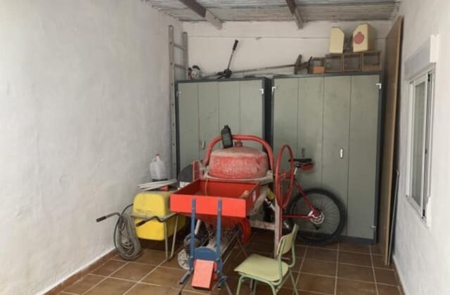 4 bedroom Villa for sale in Pinoso - € 179,900 (Ref: 8617392)