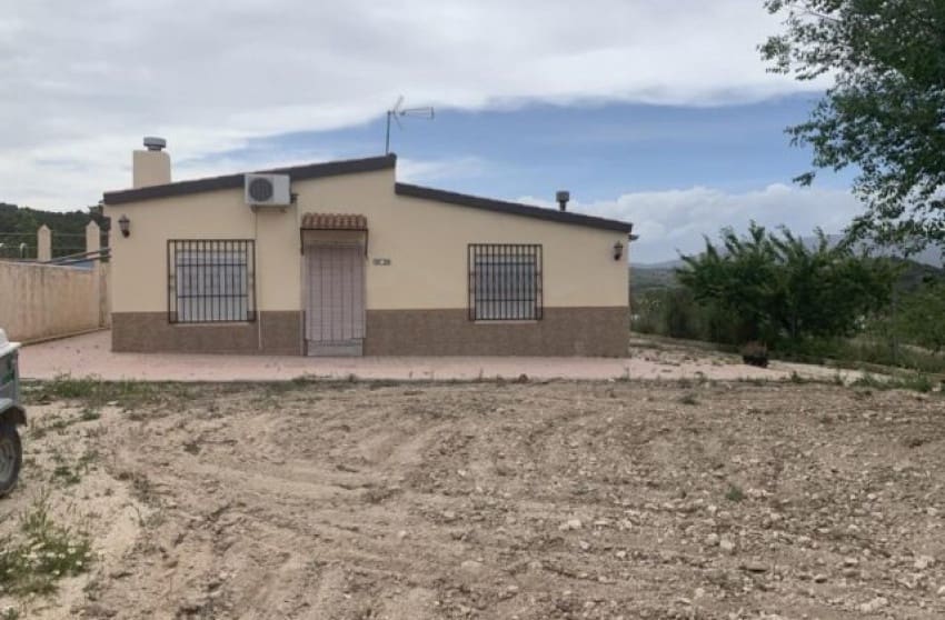 4 bedroom Villa for sale in Pinoso - € 179,900 (Ref: 8617392)