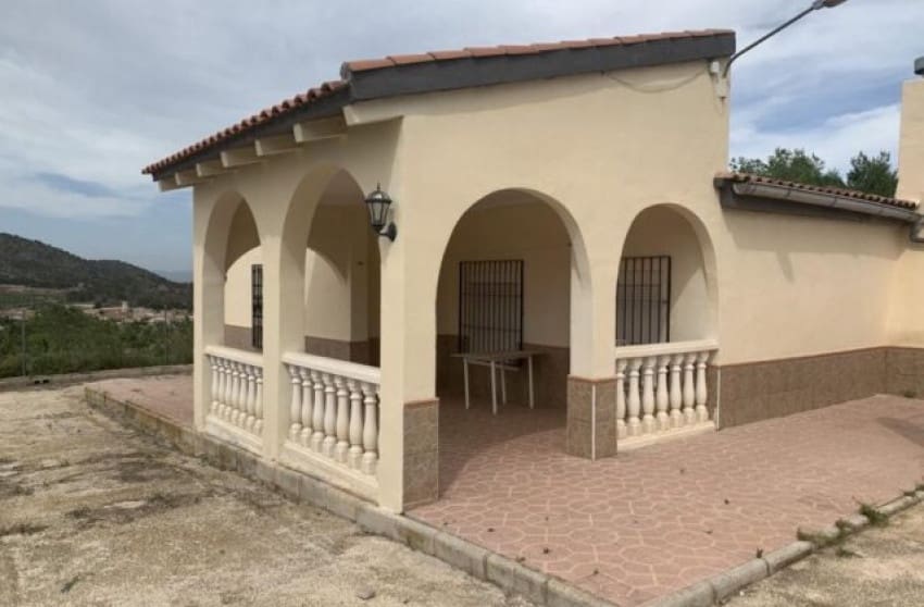 4 bedroom Villa for sale in Pinoso - € 179,900 (Ref: 8617392)