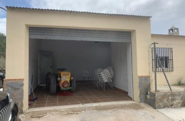 4 bedroom Villa for sale in Pinoso - € 179,900 (Ref: 8617392)