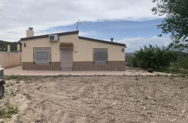 4 bedroom Villa for sale in Pinoso - € 179,900 (Ref: 8617392)