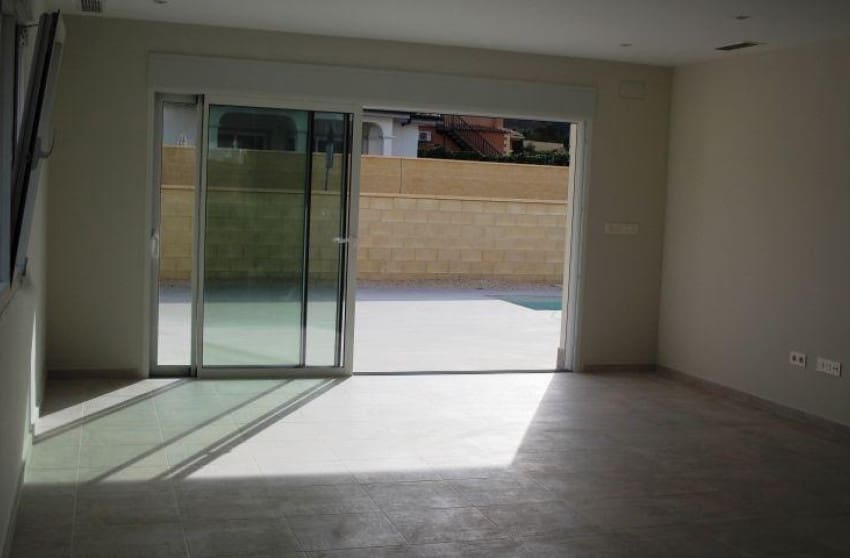 3 soveværelse Villa til salg i La Romana med swimmingpool - € 345.000 (Ref: 8617412)