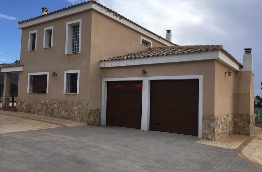 5 bedroom Villa for sale in Villena with pool garage - € 399,995 (Ref: 8617450)