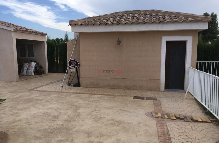 5 bedroom Villa for sale in Villena with pool garage - € 399,995 (Ref: 8617450)