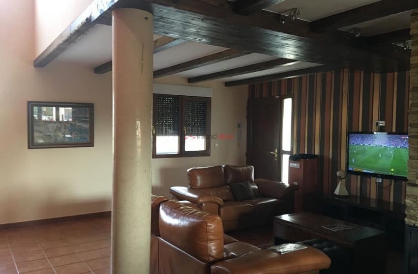 5 bedroom Villa for sale in Villena with pool garage - € 399,995 (Ref: 8617450)