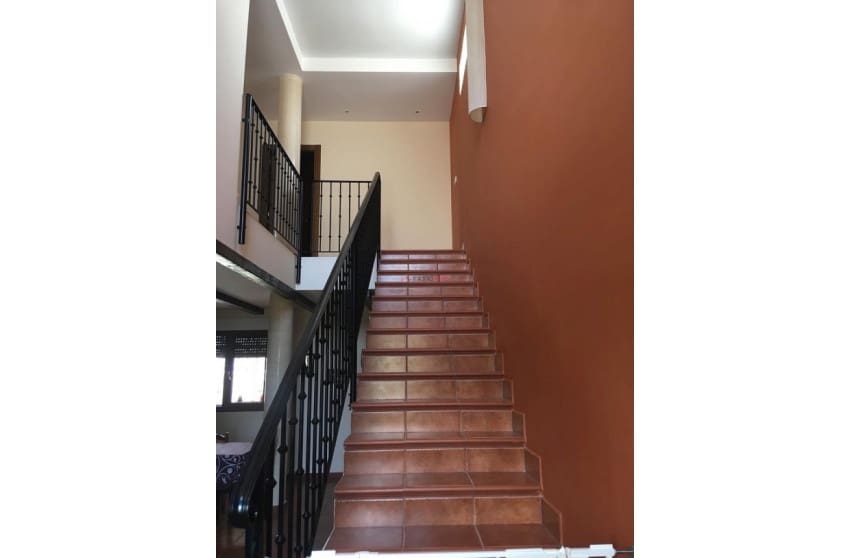 5 bedroom Villa for sale in Villena with pool garage - € 399,995 (Ref: 8617450)