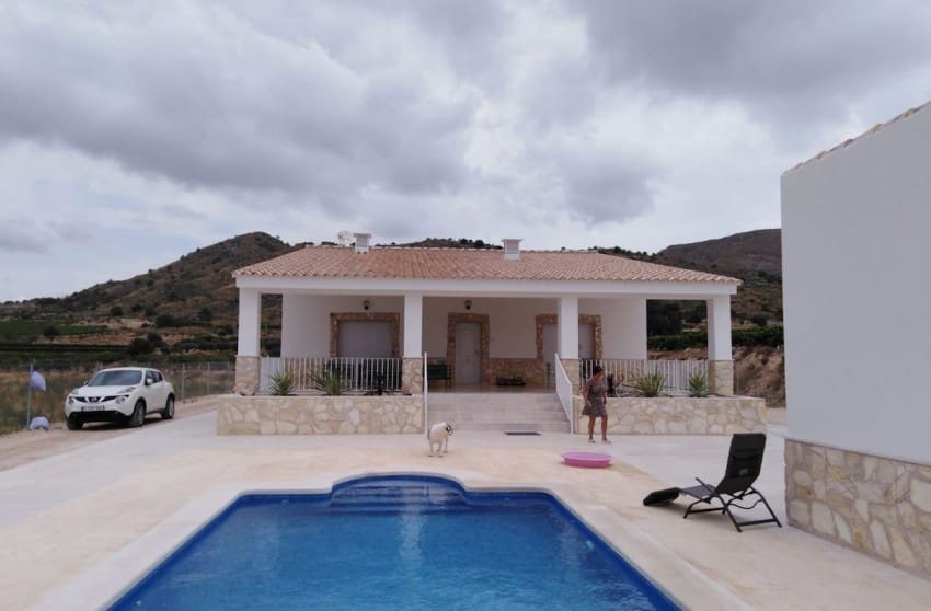 5 chambre Villa/Maison à vendre à La Romana avec piscine garage - 405 000 € (Ref: 8617489)