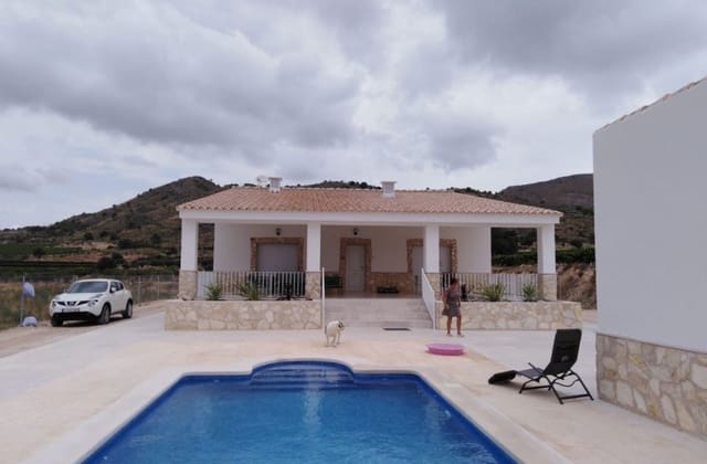 5 soveværelse Villa til salg i La Romana med swimmingpool garage - € 405.000 (Ref: 8617489)