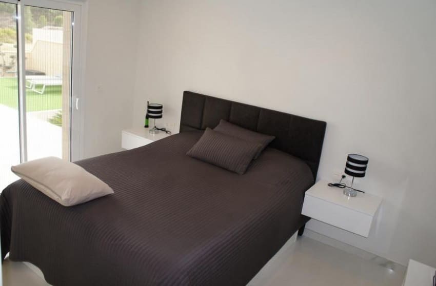 3 bedroom Villa for sale in La Romana with pool garage - € 425,000 (Ref: 8617496)