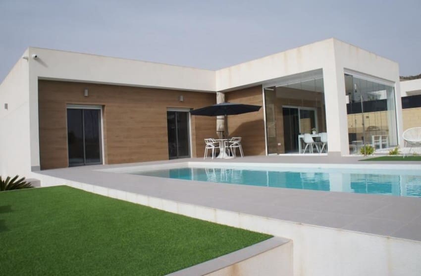 3 bedroom Villa for sale in La Romana with pool garage - € 425,000 (Ref: 8617496)