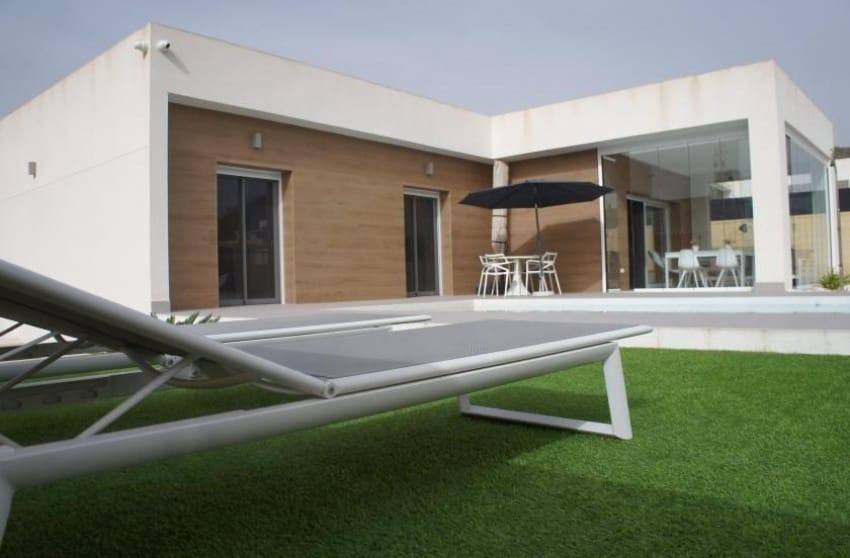 3 bedroom Villa for sale in La Romana with pool garage - € 425,000 (Ref: 8617496)