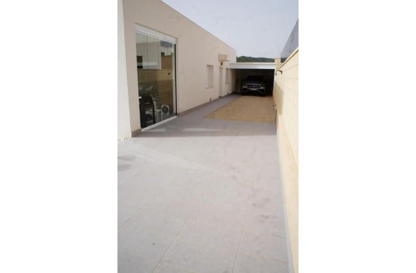 3 bedroom Villa for sale in La Romana with pool garage - € 425,000 (Ref: 8617496)