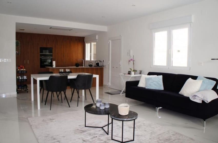 3 bedroom Villa for sale in La Romana with pool garage - € 425,000 (Ref: 8617496)