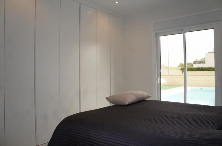 3 bedroom Villa for sale in La Romana with pool garage - € 425,000 (Ref: 8617496)