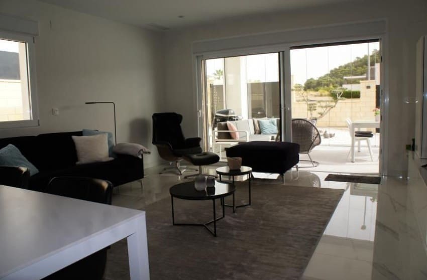 3 bedroom Villa for sale in La Romana with pool garage - € 425,000 (Ref: 8617496)