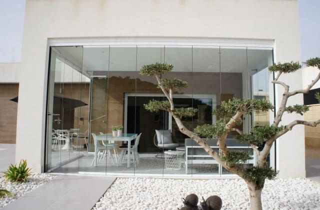 3 bedroom Villa for sale in La Romana with pool garage - € 425,000 (Ref: 8617496)