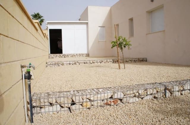 3 bedroom Villa for sale in La Romana with pool garage - € 425,000 (Ref: 8617496)