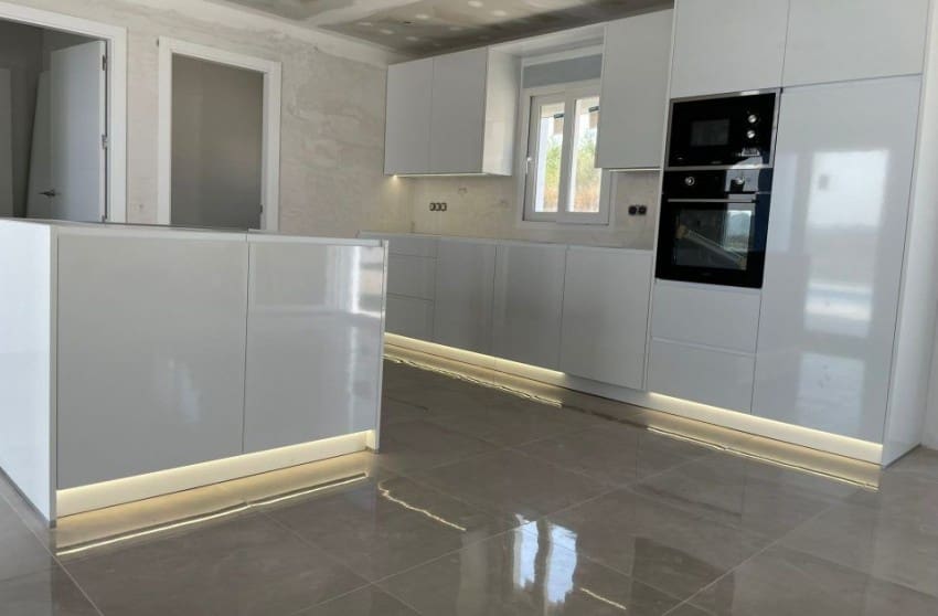 3 soveværelse Villa til salg i Macisvenda med swimmingpool garage - € 299.950 (Ref: 8617505)