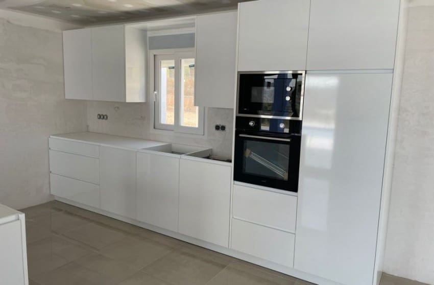 3 soveværelse Villa til salg i Macisvenda med swimmingpool garage - € 299.950 (Ref: 8617505)