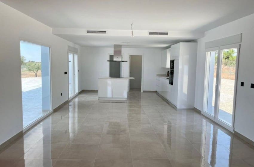 3 soveværelse Villa til salg i Macisvenda med swimmingpool garage - € 299.950 (Ref: 8617505)