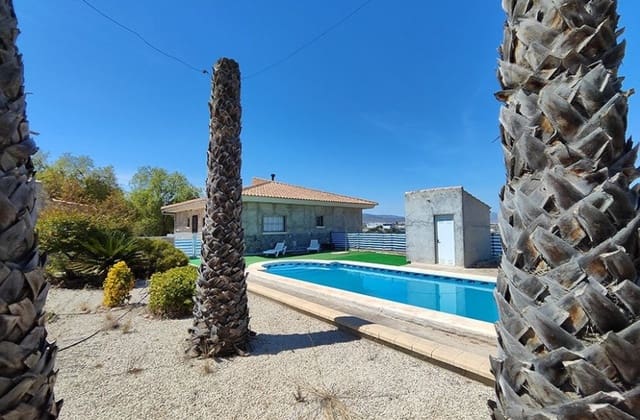 3 bedroom Villa for sale in Fortuna with pool garage - € 215,000 (Ref: 8655807)