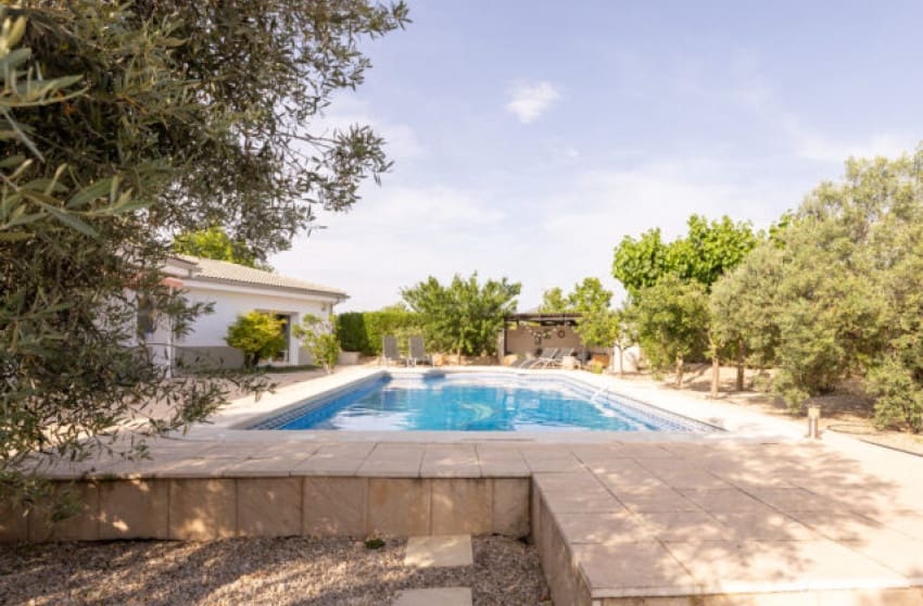 5 soveværelse Villa til salg i Biar med swimmingpool - € 499.000 (Ref: 8701494)