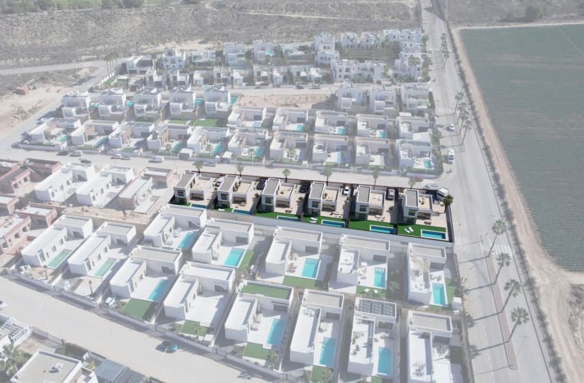 3 soveværelse Villa til salg i Algorfa med swimmingpool - € 535.000 (Ref: 8701495)