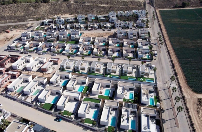 3 soveværelse Villa til salg i Algorfa med swimmingpool - € 535.000 (Ref: 8701495)