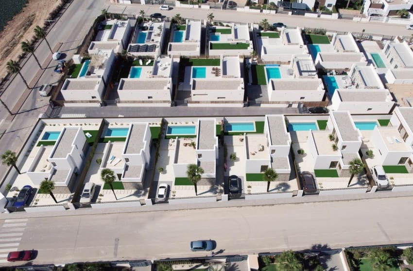 3 soveværelse Villa til salg i Algorfa med swimmingpool - € 535.000 (Ref: 8701495)