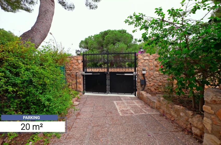 Chalet de 6 habitaciones en Dehesa de Campoamor en venta con piscina - 889.000 € (Ref: 8701497)