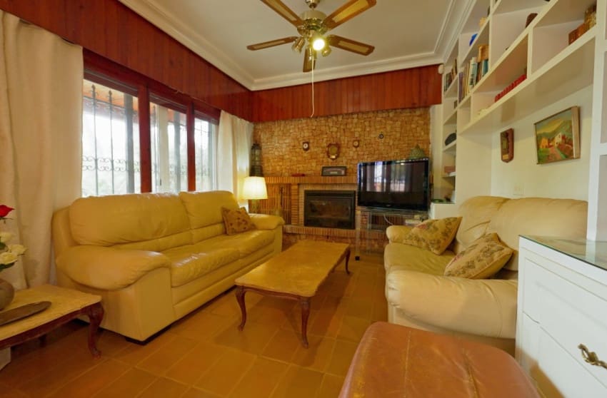 Chalet de 6 habitaciones en Dehesa de Campoamor en venta con piscina - 889.000 € (Ref: 8701497)