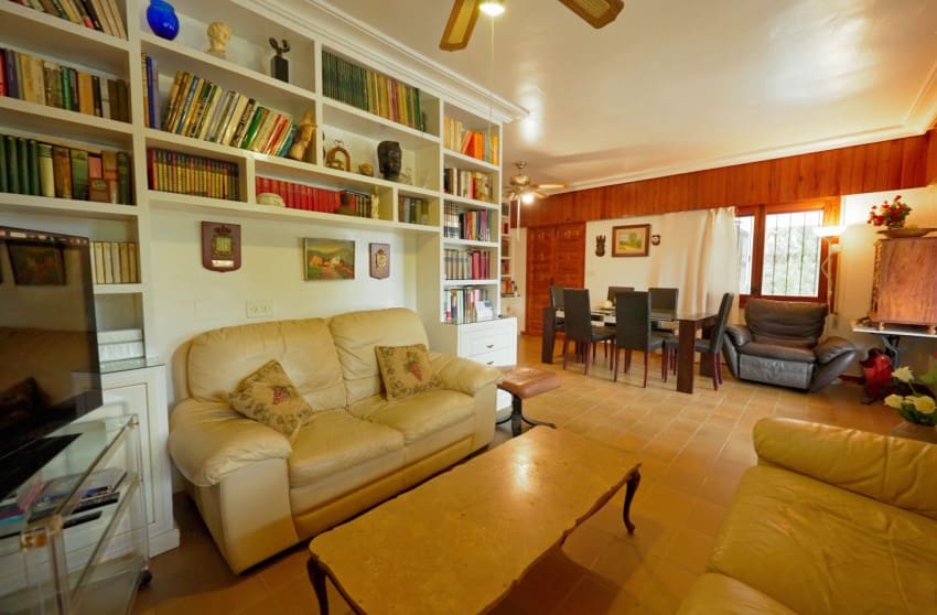 Chalet de 6 habitaciones en Dehesa de Campoamor en venta con piscina - 889.000 € (Ref: 8701497)