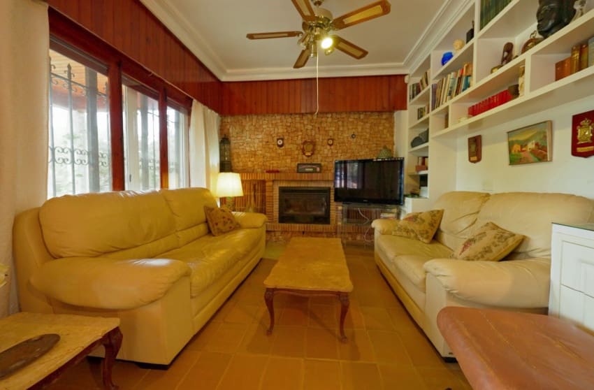 Chalet de 6 habitaciones en Dehesa de Campoamor en venta con piscina - 889.000 € (Ref: 8701497)